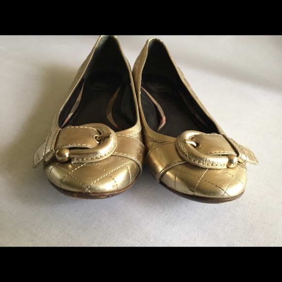 Burberry buckle gold leather flats sz.39 $45 - Picture 4 of 7